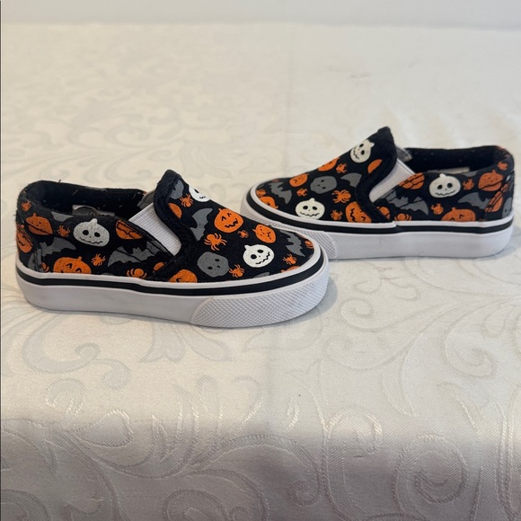 🌟3/$15🌟 🎃 Tommy Bahama Slip On Sneakers. Size 5. - Picture 2 of 8